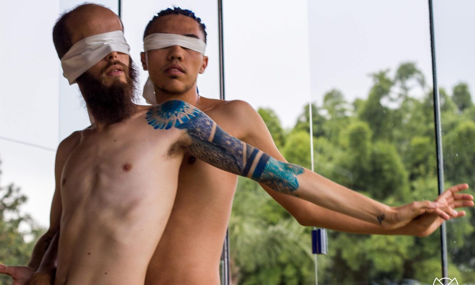 Homens em vivência corporal e de presença — foto 1